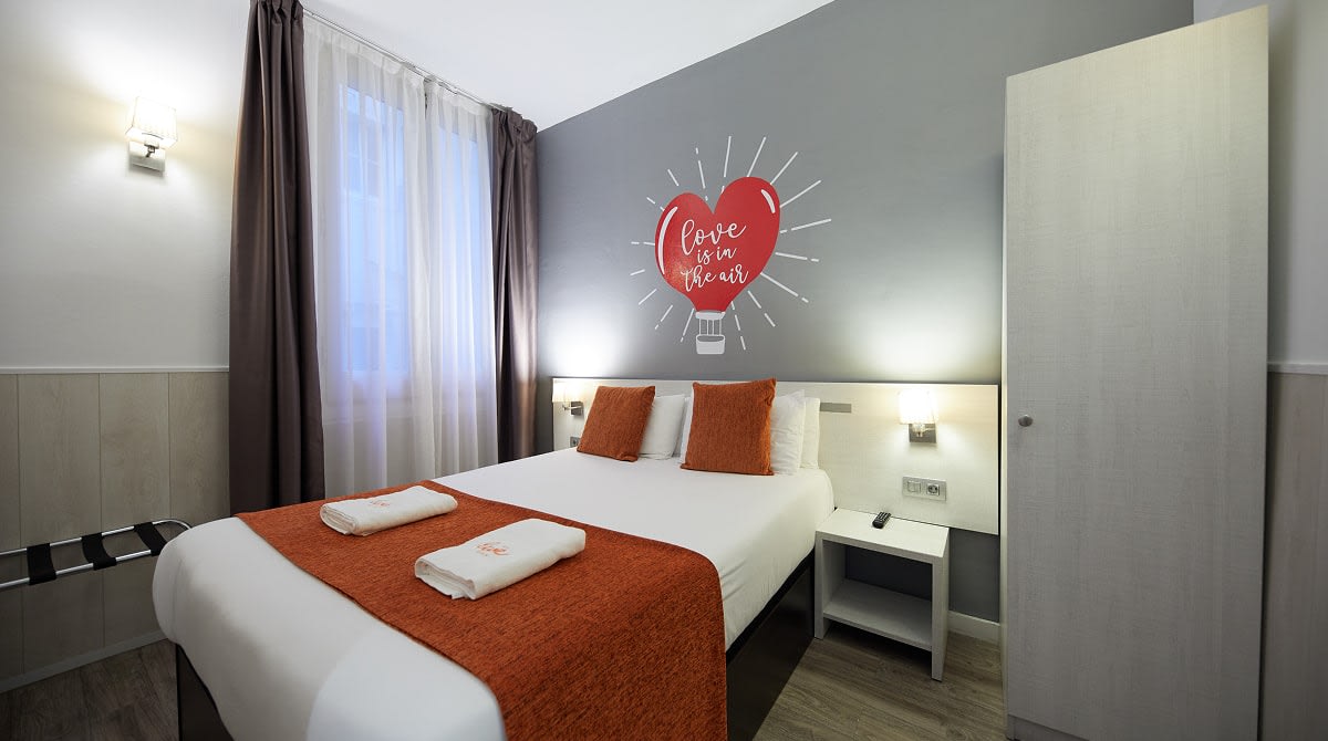 Hostal Live Barcelona